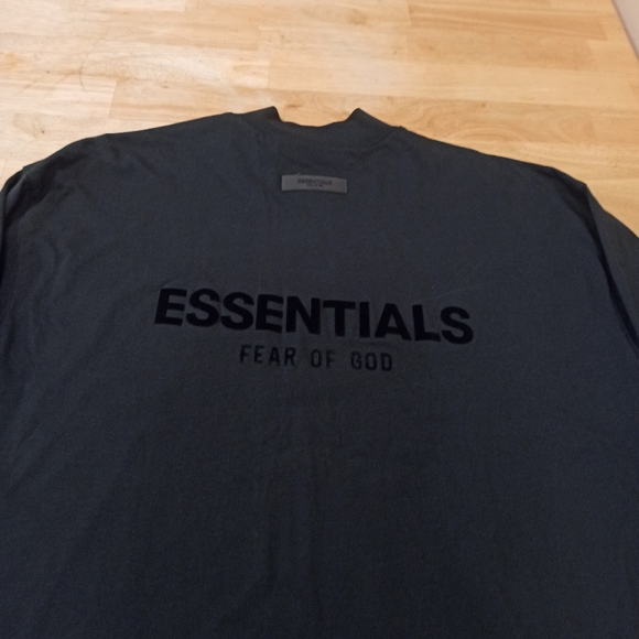 Fear Of God Essentials Mockneck Off Black Men's Size ,Tall Medium Oversized - Picture 2 of 16